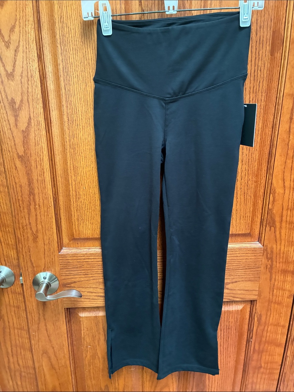 NWT Danskin Black Cropped Slit Flare yoga pants, CS